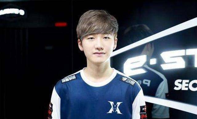 斯帕伊奇庆祝足协杯夺冠：为奖杯感到自豪，更为球队感到骄傲