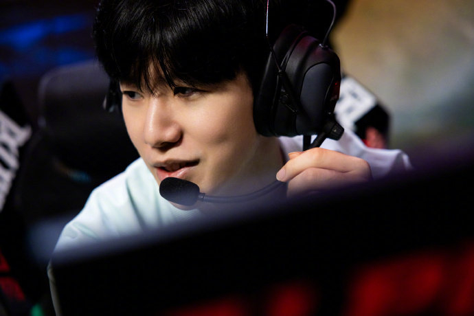 快船队看似 快船队看似