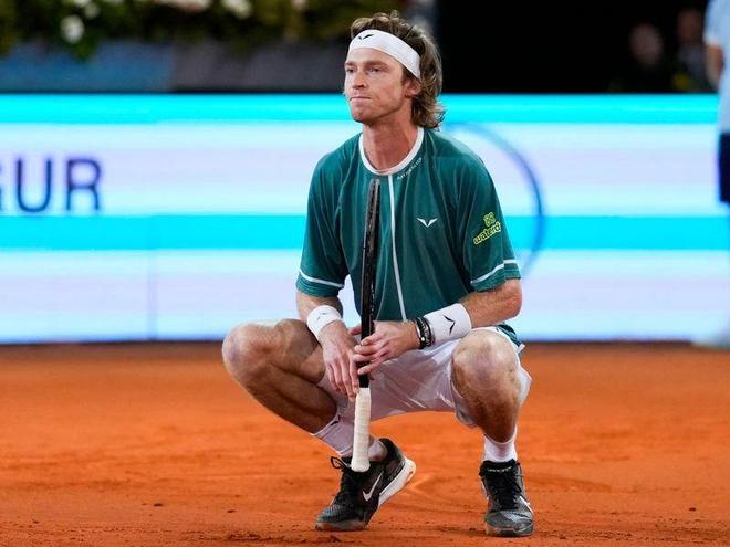 西亚的选手 西亚的选手