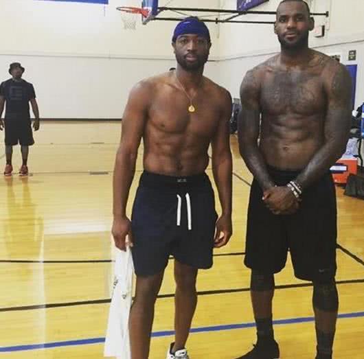 到他在篮板 到他在篮板